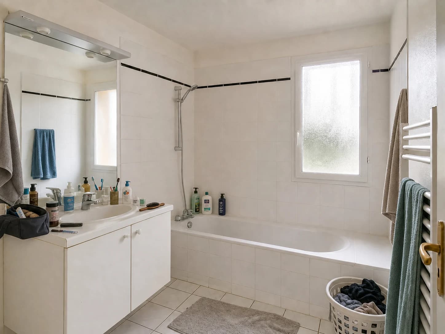Salle de bain avant staging